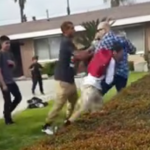 Protesta en California tras difusión de vídeo de policía y varios menores EE.UU